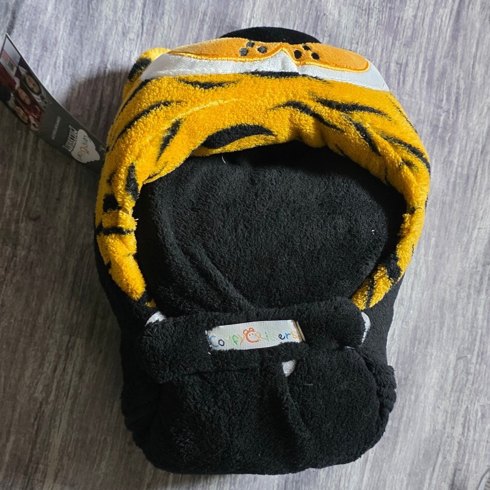 Comfy Critters Youth Missouri Tigers Wearable Blanket Plush Pillow NWT Black